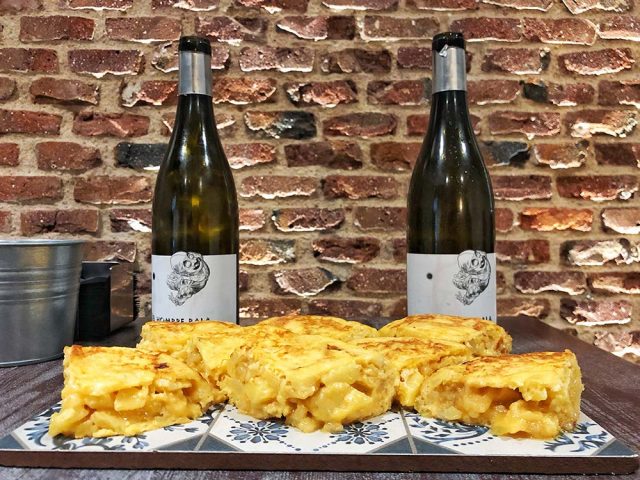 wine_tasting_and_tortilla_colorful_wines