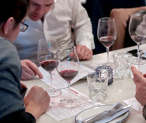 Team building Colorful Wines